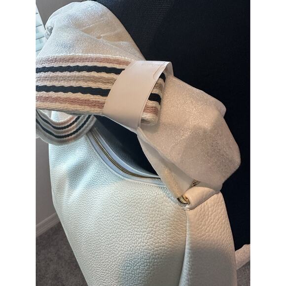 Dkny Hailey Hobo Crossbody $198 MSRP New NWT - Picture 7 of 8